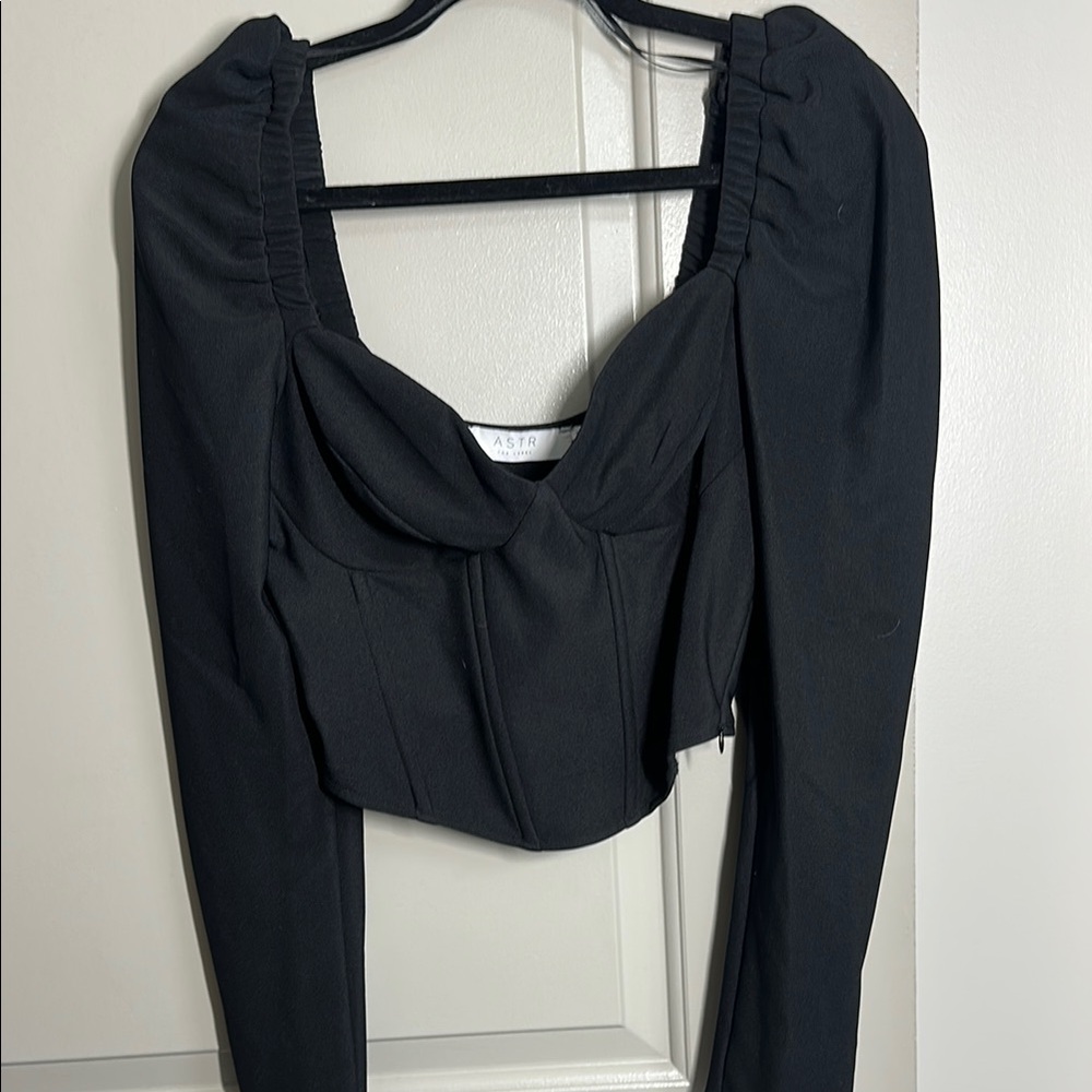 ASTR Black Long Sleeve Crop Top